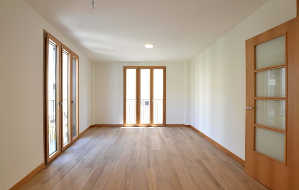 Balconeras en 3 hojas de aluminio-madera. 