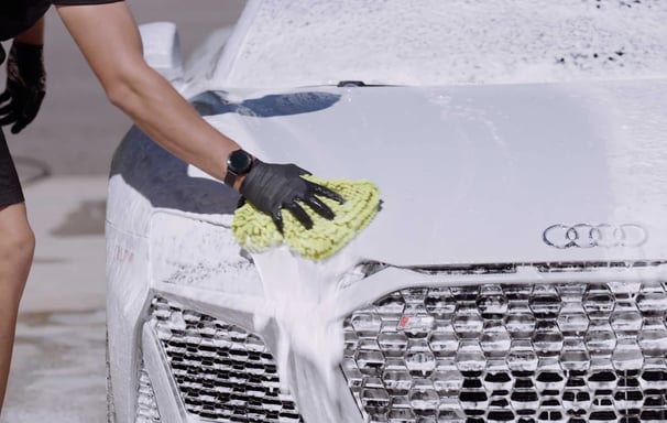 white car 100% hand wash foam cannon