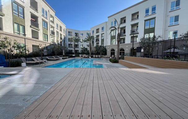 luxury apartment pool deck