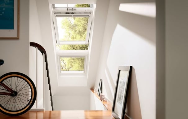 Nettoyage de Velux en hauteur réalisé avec des équipements sécurisés