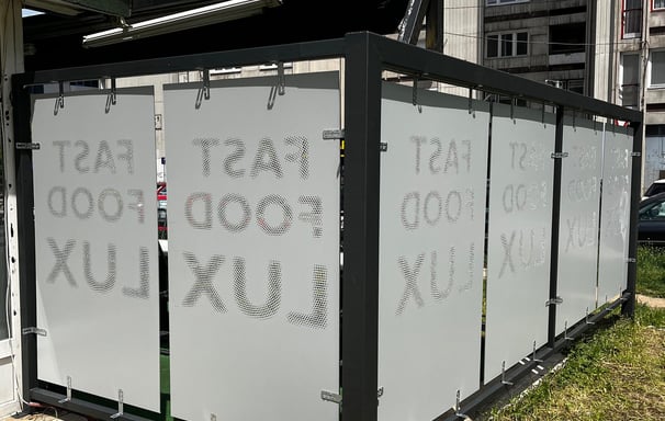 Rekonstrukcija ograde u bašti Fast Fooda LUX