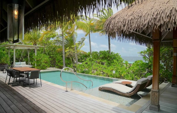 waldorf-astoria-ithaafushi-maldives-beach-villa-pool-1