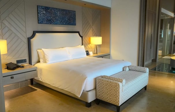 waldorf-astoria-ithaafushi-maldives-villa-bedroom
