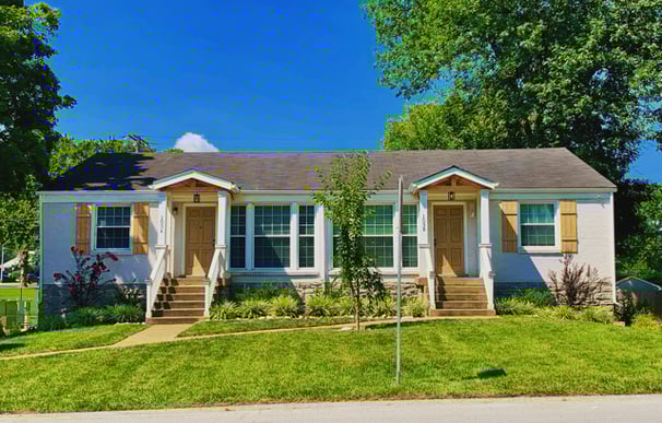 Discover our charming farmhouse-inspired duplex rental in Nashville’s Cherokee Park neighborhood