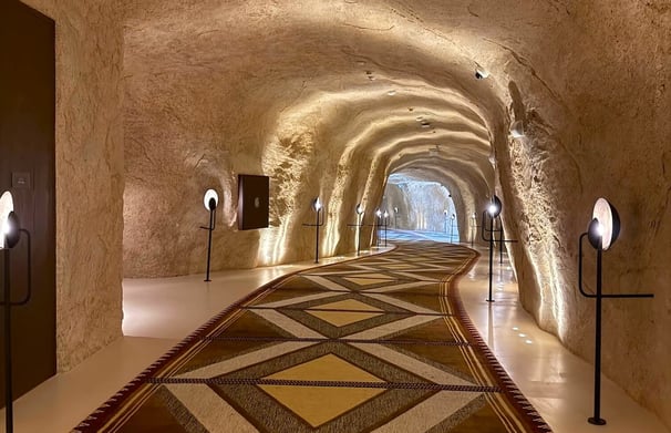 desert-rock-resort-cave-corridor