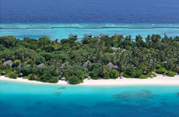 four-seasons-landaa-giraavaru-maldives-drone-view