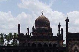 Ibrahim Rauza - Hyderabad to Bangalore tour package