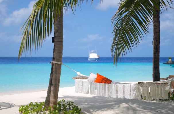 ozen-reserve-bolifushi-maldives-beach-hammock