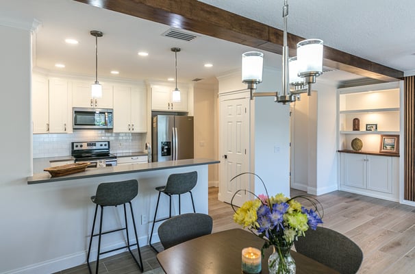 A freshly renovated and staged living area by Manor Magic in Celebration, Florida