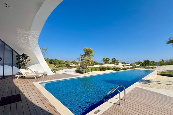 shebara-resort-gym-pool-2