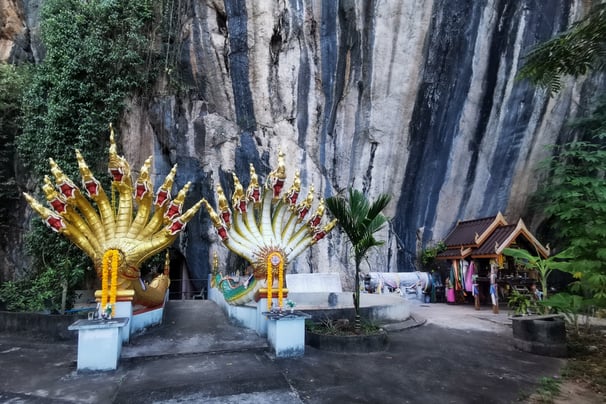 Wat Tham Pong Pang, Thung Makham, Chumphon