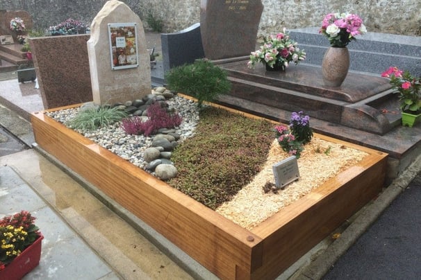 Tombe décorée et entretenue