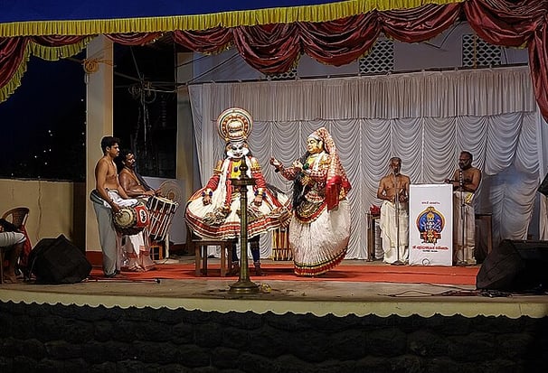 Kathakali dance performance - Kerala tour package