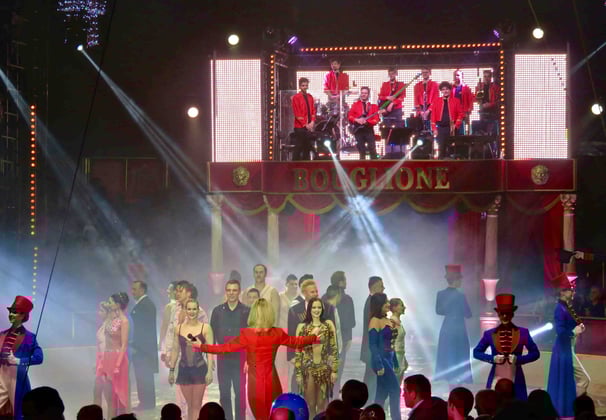 Final du Spectacle Bravo sous le chapiteau du Cirque d'Hiver Bouglione On Tour. Saint Brieuc 2016