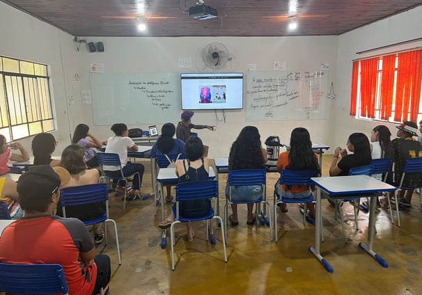 A oficina de grafite ministrada pelo artista visual e arte-educador Sérgio Astral foi um grande suce