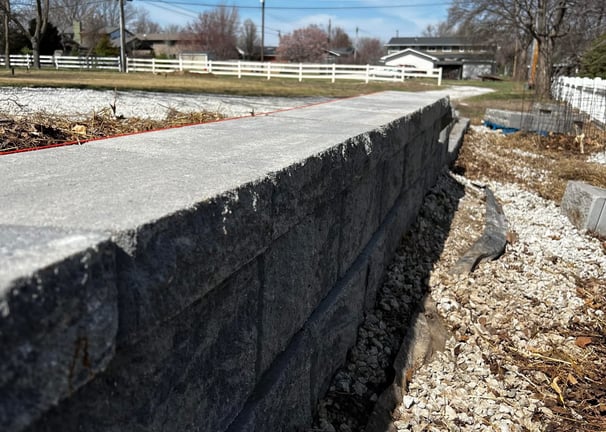 retaining-wall-built-by-turner-landscape
