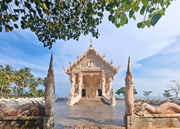 Wat Tham Pong Pang, Thung Makham, Chumphon
