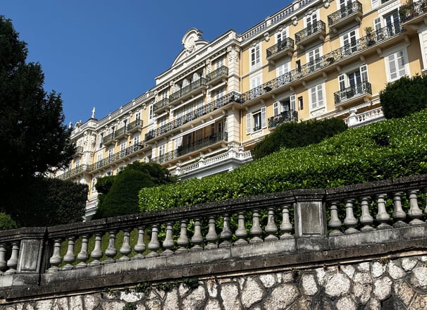 très bel Ancien immeuble sur les hauteurs d'Aix les bains à côté du parc du bois Vidal