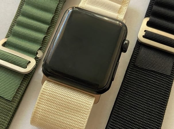 Mallas para relojes inteligentes, metálicas, de nylon y silicona.