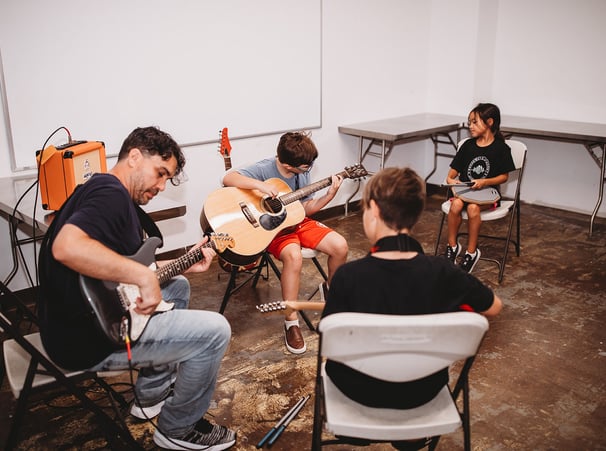 Students practicing guitar at Soundwave Academy in Hendersonville (Nashville), TN