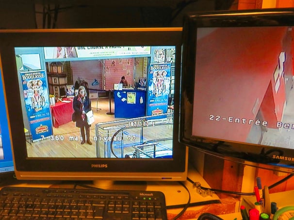 animation maquillage au stand Bouglione, au Centre Commercial Jean Jaurès à Brest