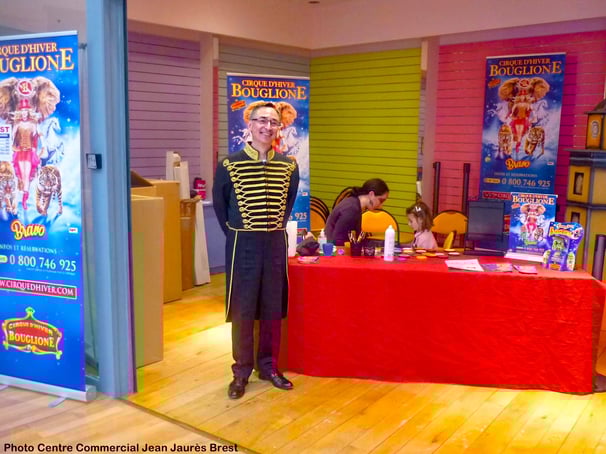 animation maquillage au stand Bouglione avec Joel Rehde