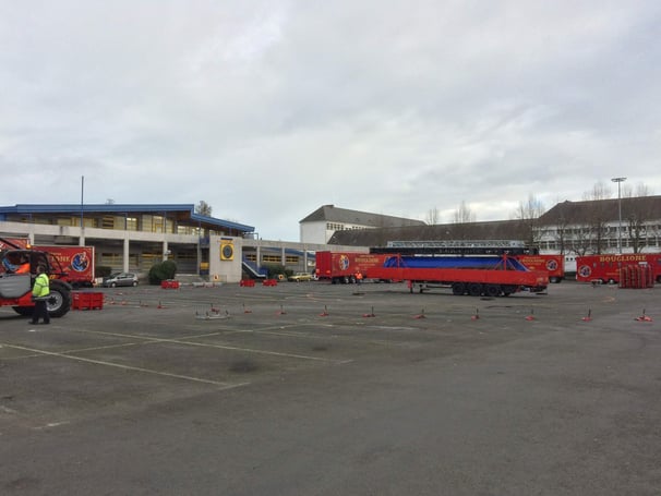 Montage du chapiteau du Cirque d'Hiver Bouglione à Saint Brieuc