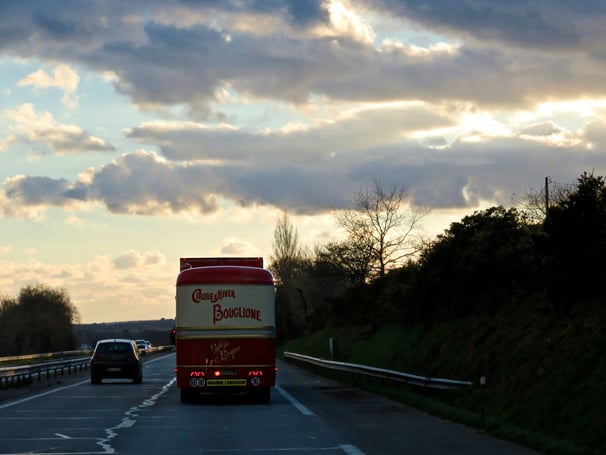 en route pour Lorient avec les convois du Cirque d'hiVer Bouglione et Joël Rehde en 2016