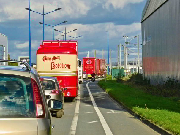 en route pour Lorient avec les convois du Cirque d'hiVer Bouglione et Joël Rehde en 2016