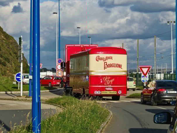 en route pour Lorient avec les convois du Cirque d'hiVer Bouglione et Joël Rehde en 2016