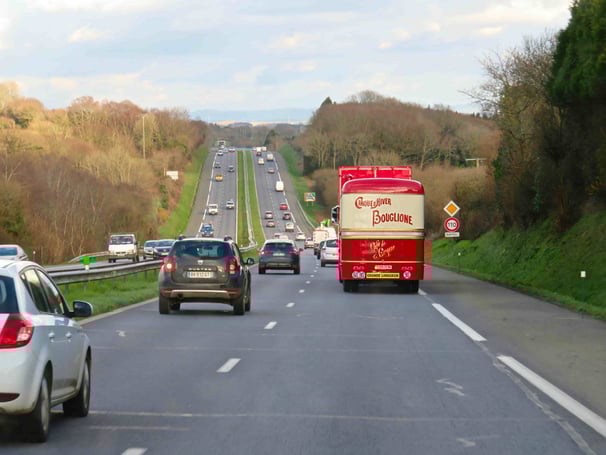 en route pour Lorient avec les convois du Cirque d'hiVer Bouglione et Joël Rehde en 2016