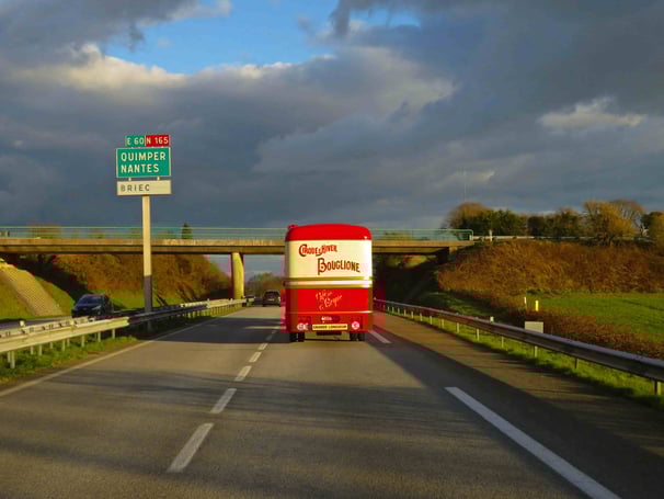 en route pour Lorient avec les convois du Cirque d'hiVer Bouglione et Joël Rehde en 2016
