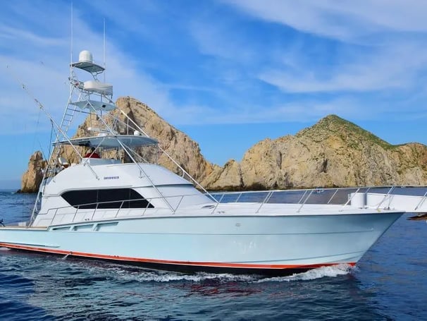 yate de pesca deportiva hatteras 60