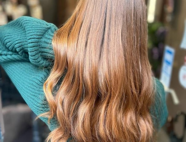 coiffure femme cheveux lisses