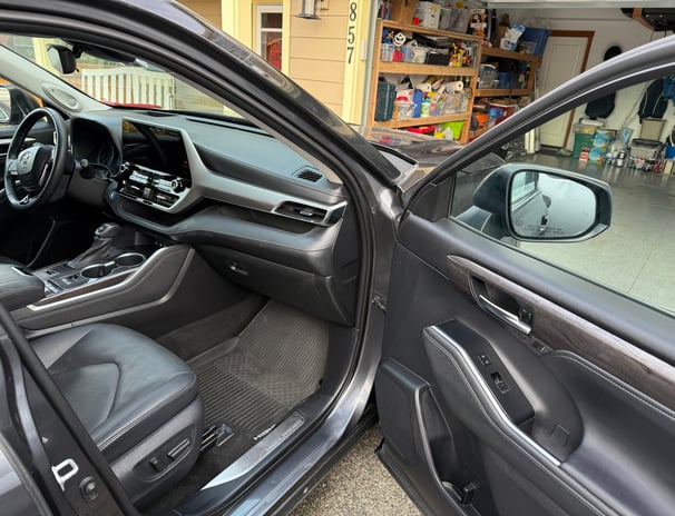 clean front seat of suv on passenger side