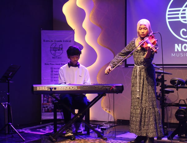 Murid Biola dan Piano dari Notasi Music Course Kursus Musik Privat di Kendal