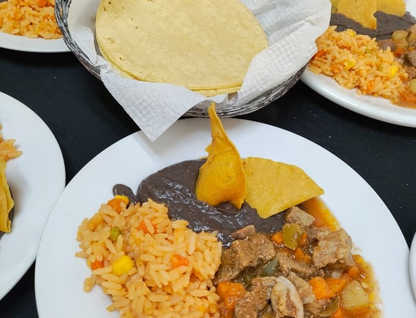 Servicio de banquetes empresarial y social