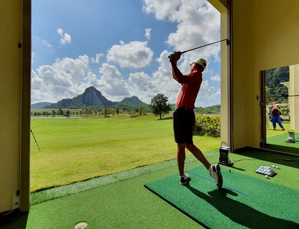 Indoor golf academy Chee Chan