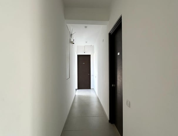 Door to door passage of the property is neat and clean.