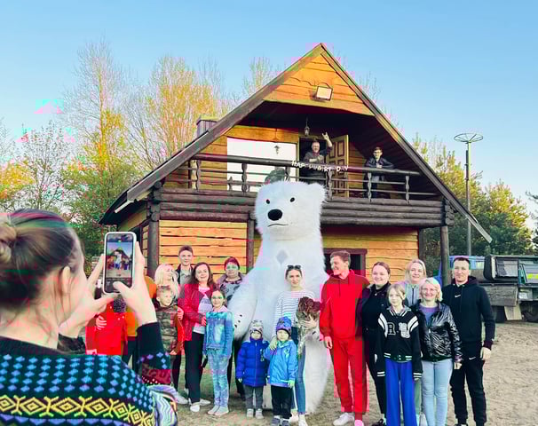 Muzikinis sveikinimas baltos meškutės