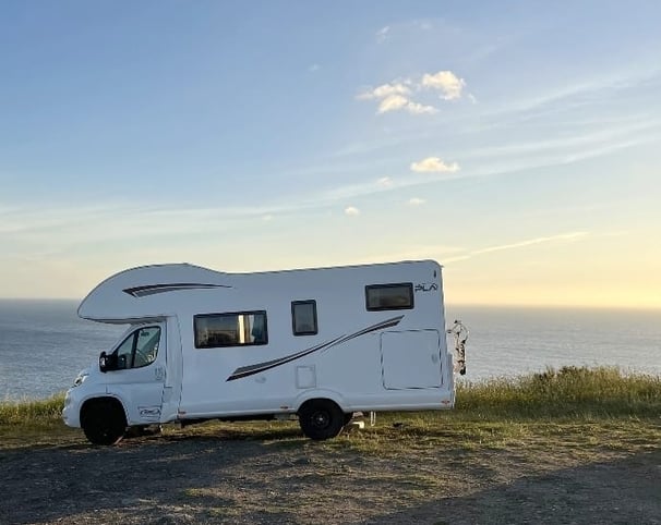 Autocaravana playa vacaciones alquiler santiago de compostela