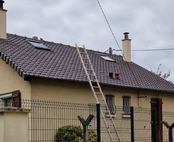 Toiture nettoyée et débarrassée de toute mousse