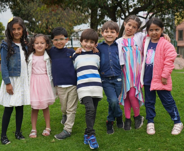 Amigos Abrazados
