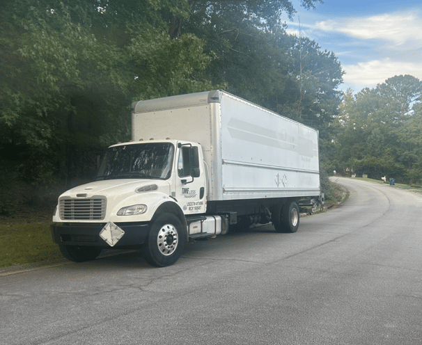 26ft box truck for delivery and pick up as well as freight hauling