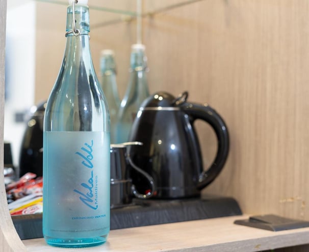 nala veli bottle water glass