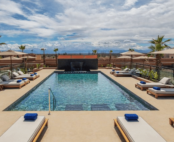 alt="piscine polyester maroc"