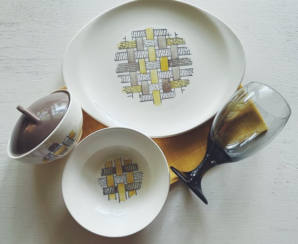 Mid Century Modern Dinnerware