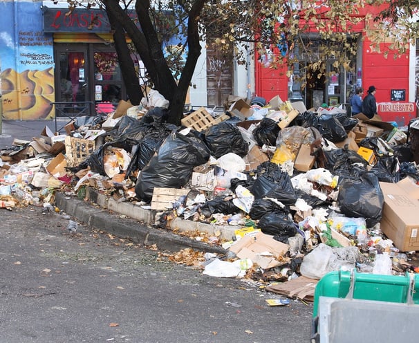 Uncollected rubbish on the streets of Paris