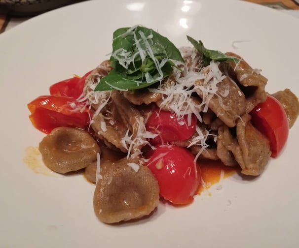 corsi di cucina: impara a fare le orecchiette, i cavatelli e gli strascinati pugliesi. Corso cucina