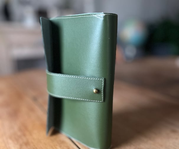 pochette de rangement pour cable en cuir de cactus 